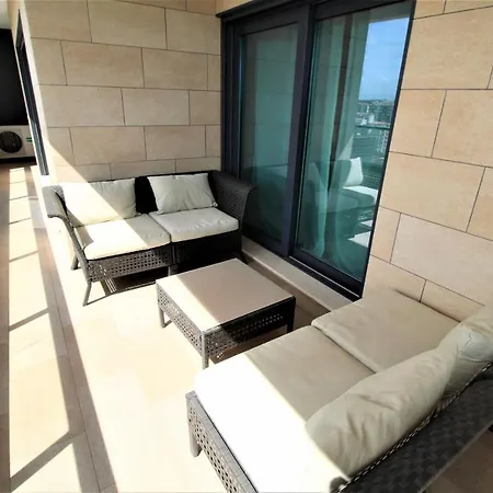 T2 Rocha Prime Sea View Penthouse Apartment